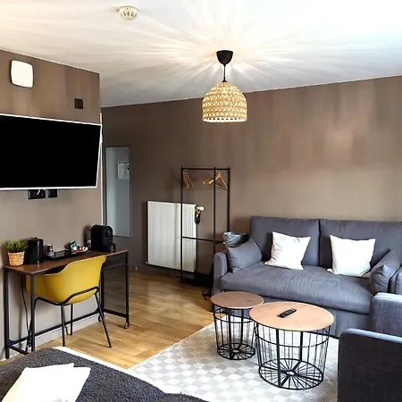 Hotel In 13