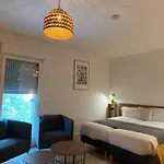 In 13 Hotel Paris